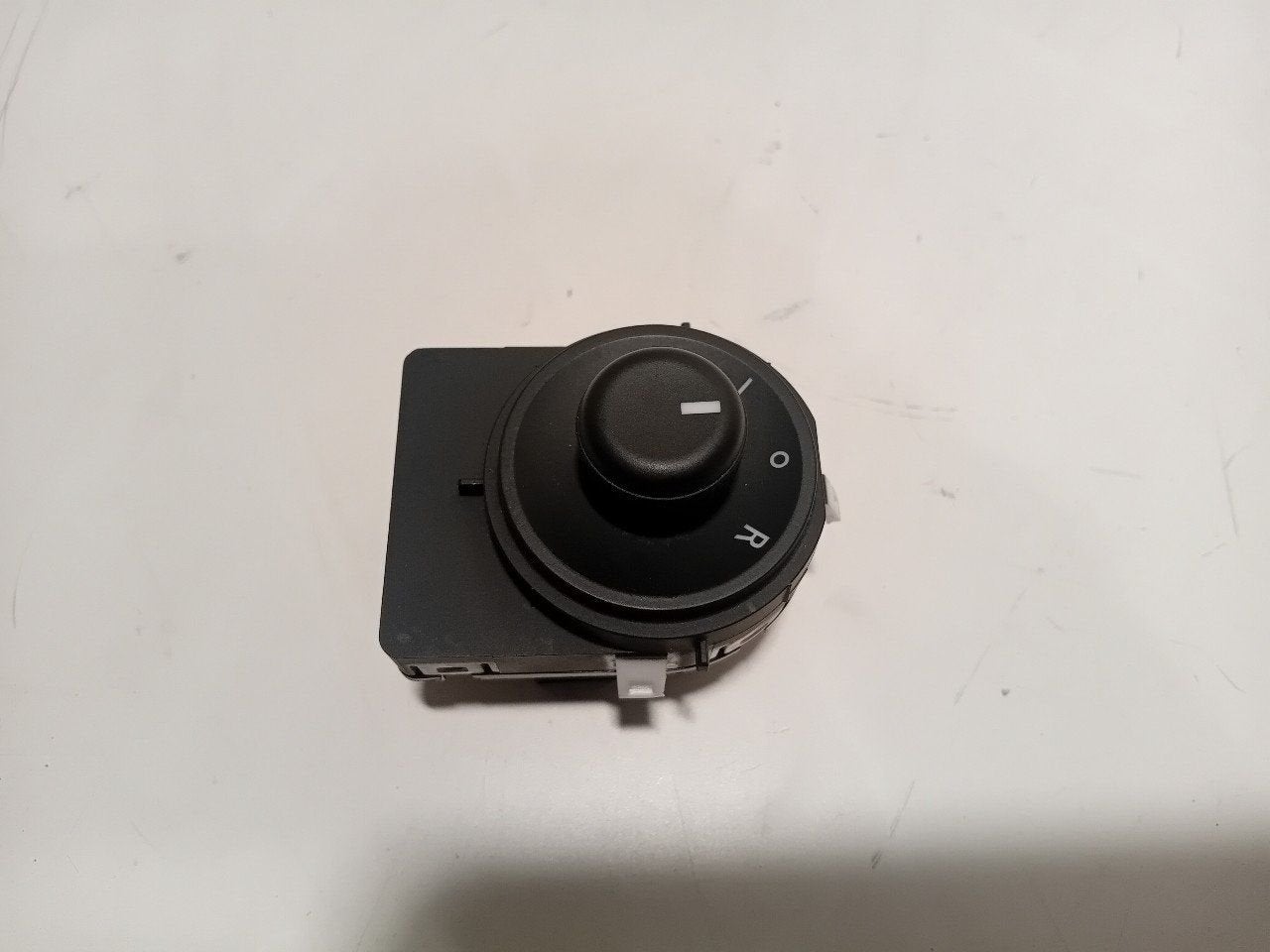 Schakelaar elektrisch spiegels Opel Karl, Onderdelen@venauto.nl, Van der Ven Autorecycling B.V., Gebruikt, Ettenseweg 76, 4706 PB Roosendaal, The Netherlands