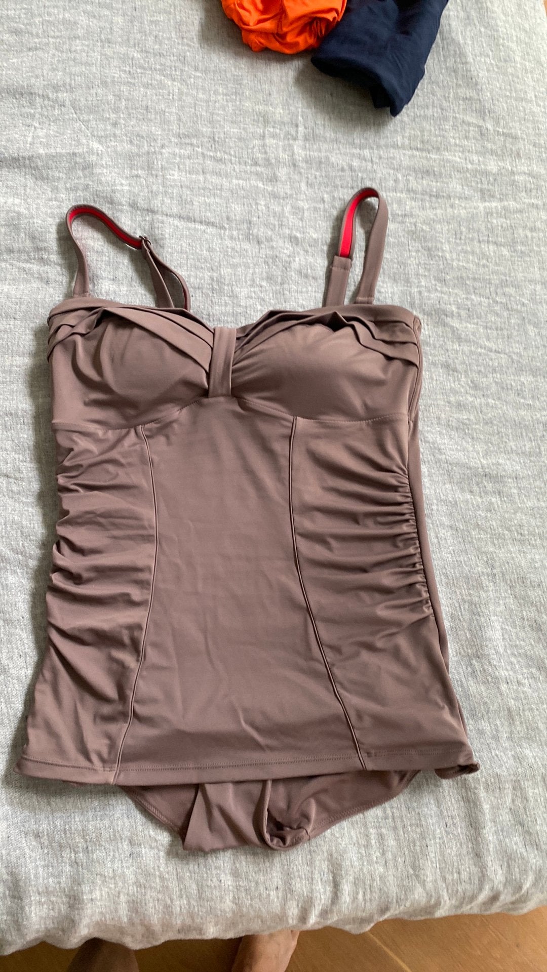 Taupe badpak maat 40 valt mooi, Kleding | Dames, Badmode en Zwemkleding, Ophalen of Verzenden, Zo goed als nieuw, Badpak