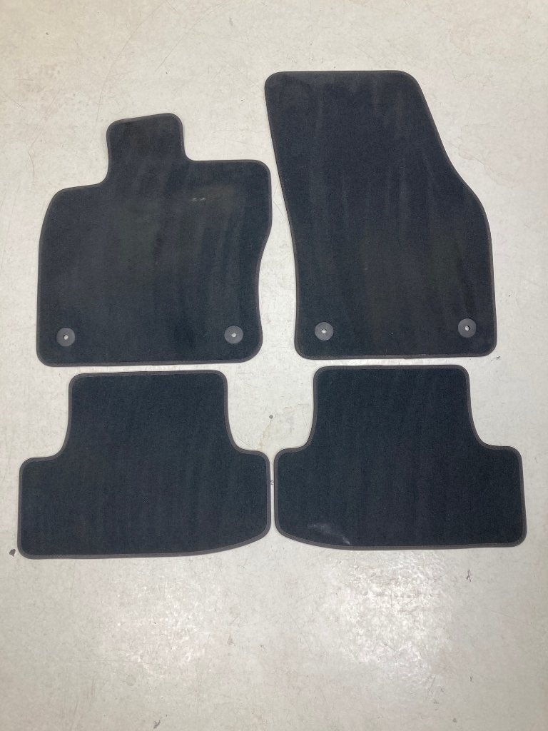 AUDI Q2 matten / automatten / vloermatten 81B863011A !, Verzenden, Gebruikt