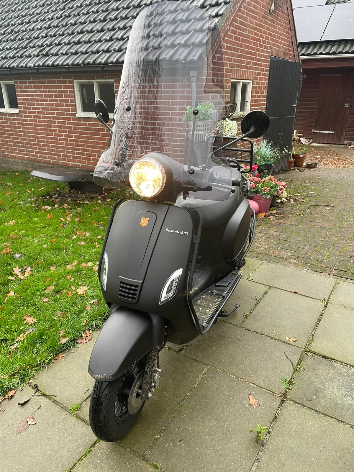 Sourine R scooter 45 km/u, Zo goed als nieuw, Benzine, Ophalen, Overige merken
