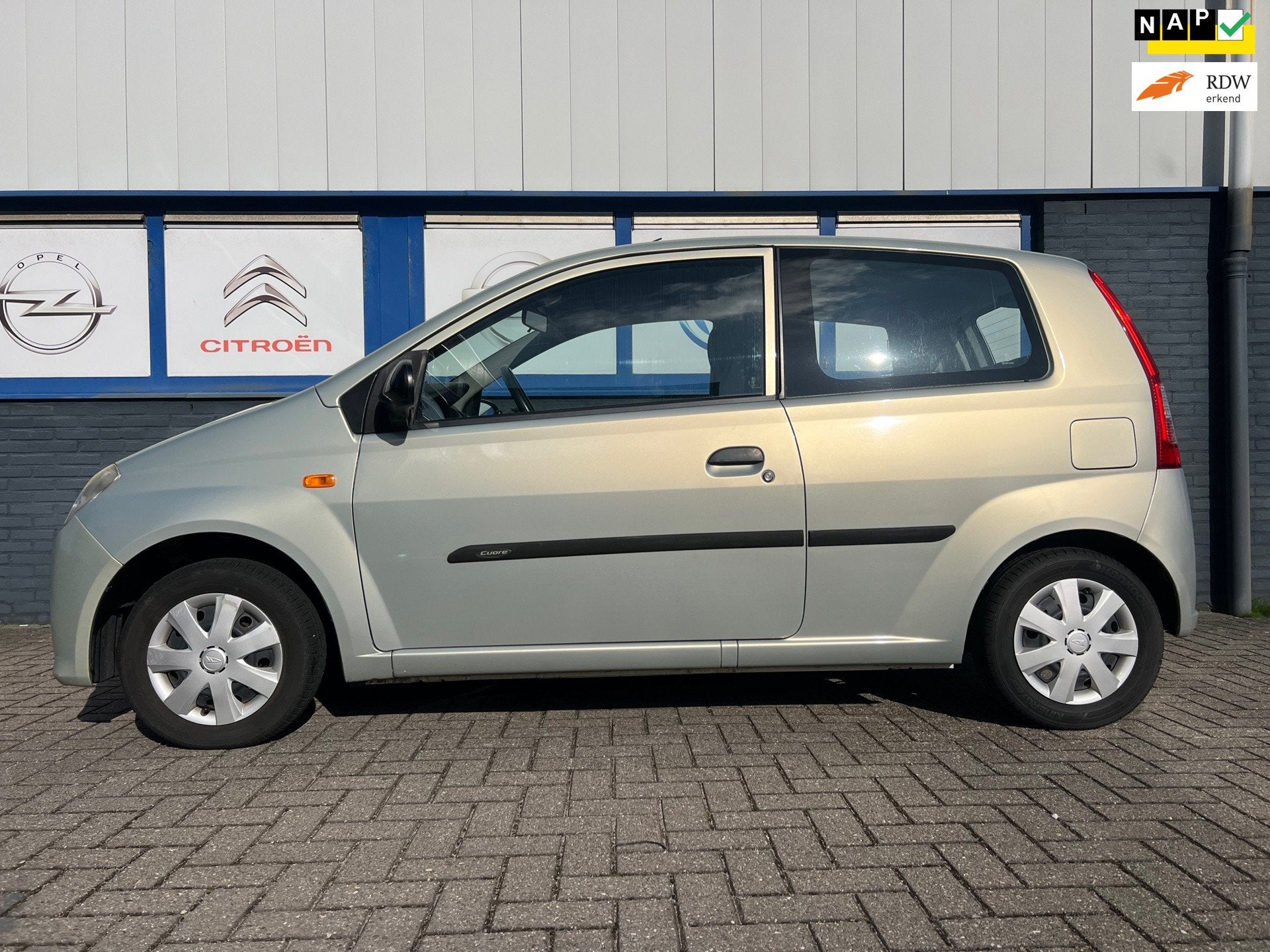 Daihatsu Cuore 1.0-12V Kyoto 82000km 2007 2350eu, Auto's, 18 €/maand, 4 stoelen, Cuore, Beige