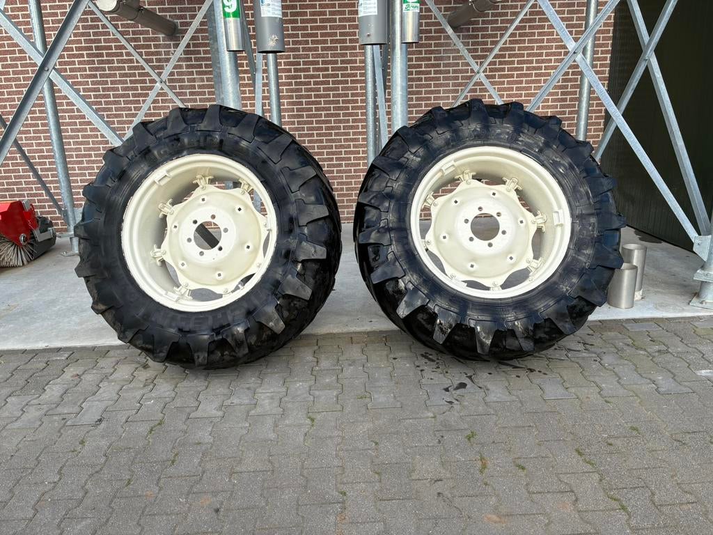 Trekkerband met velg international mc cormick, Zakelijke goederen, Agrarisch | Onderdelen | Banden, Velgen en Assen, Ophalen
