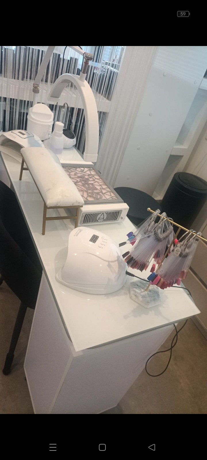 nagel tafel en benodigheden, Ophalen