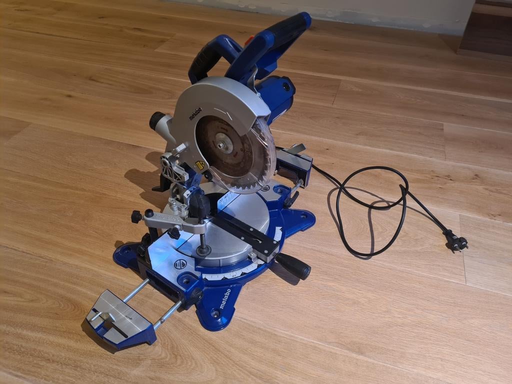 Metabo Afkortzaag - KS 216 lasercut, Doe-het-zelf en Verbouw, Gebruikt, Ophalen of Verzenden, Afkortzaag, 30 tot 70 mm