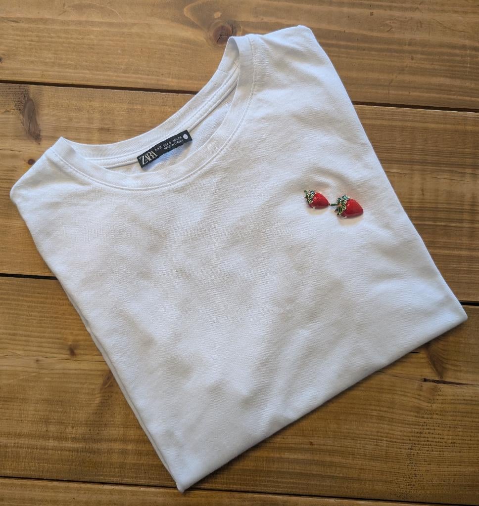 Zara Wit T-shirt met Aardbei Details – Maat S, Wit, Ophalen of Verzenden, Zo goed als nieuw, Korte mouw