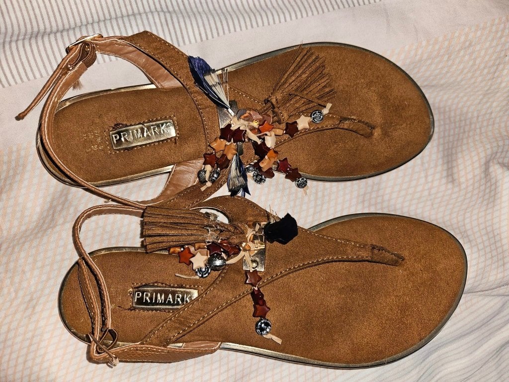 Primark Sandalen Maat 39 - Bruin met Kralen, Bruin, Primark, Zo goed als nieuw, Sandalen of Muiltjes