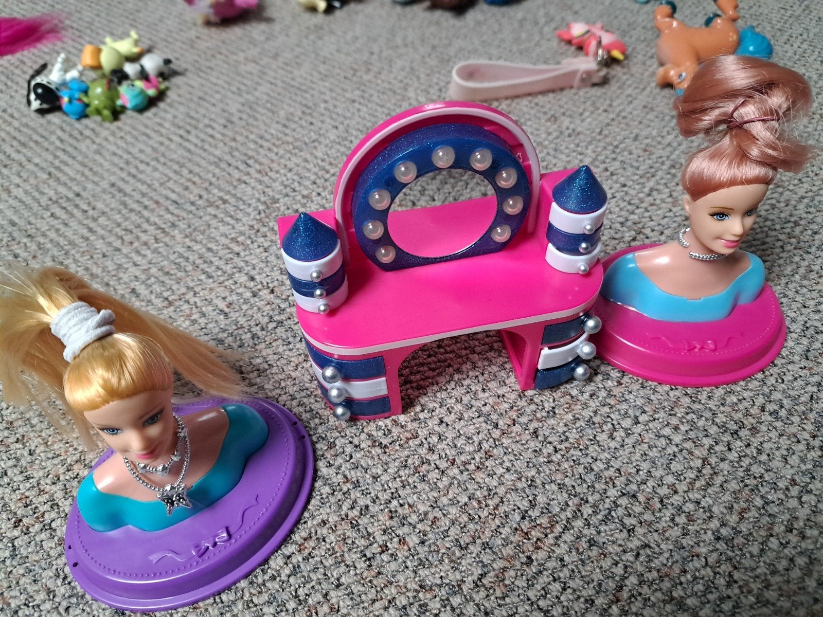 2 poppen hoofdjes, Ophalen of Verzenden, Overige typen