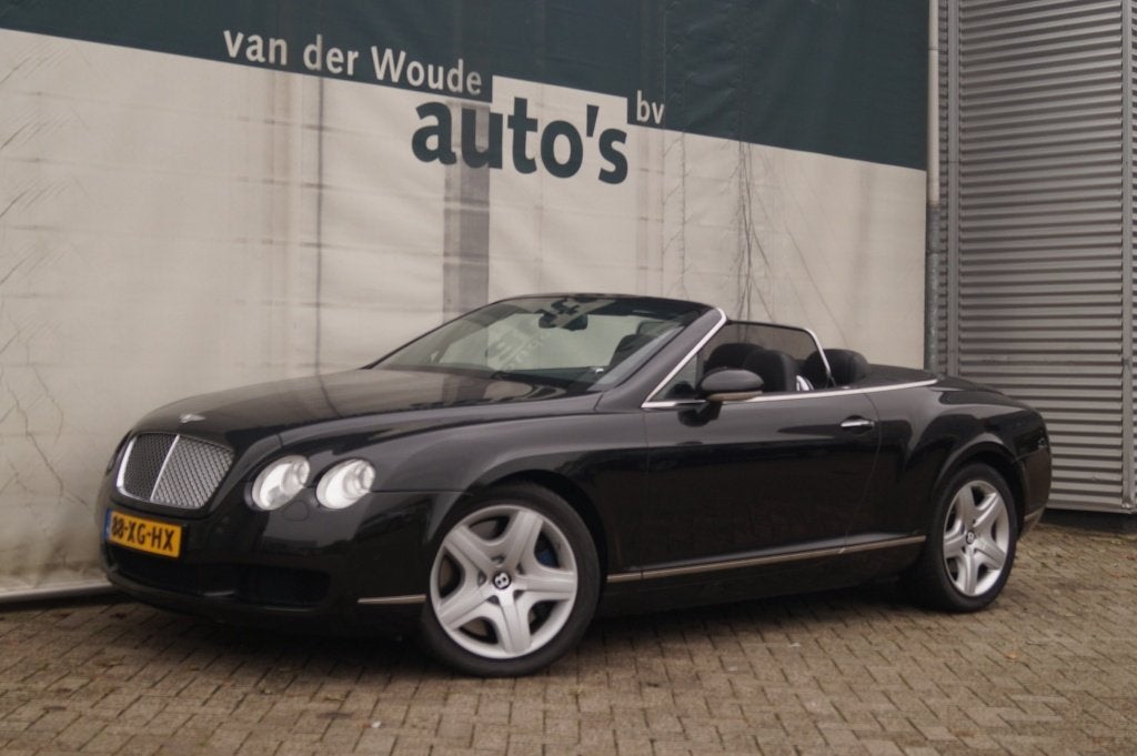 Bentley Continental GTC 6.0 W12 560pk -LEER-NAVI-ECC-PDC-, Auto's, Bentley, Automaat, Gebruikt, 4 stoelen, Zwart