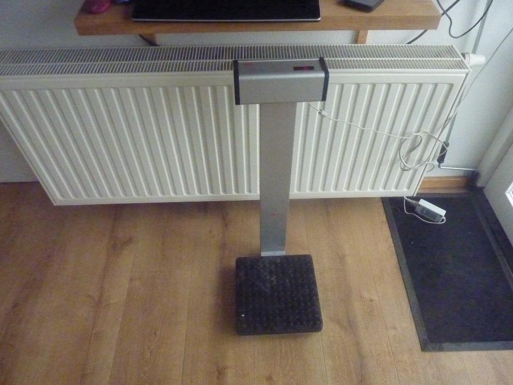seca digitale  staande weegschaal werkt perfect met adapter, Witgoed en Apparatuur, Weegschalen, Ophalen, 1 tot 500 gram, 100 kg of meer
