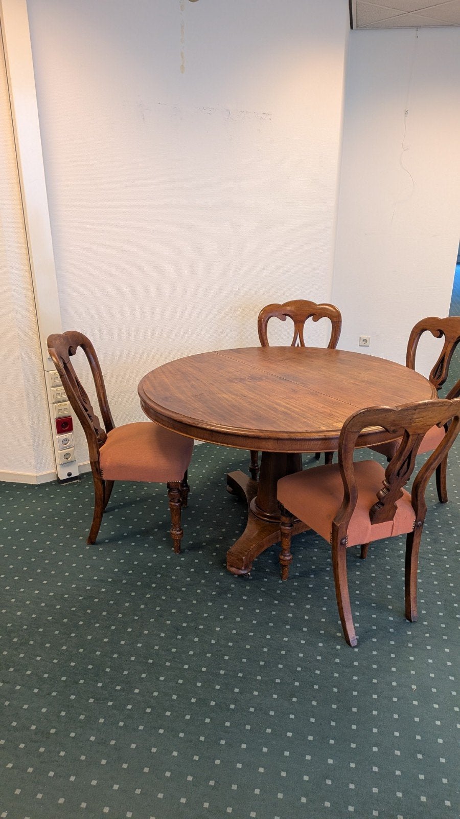 Antieke Engelse eettafel met 4 stoelen, Ophalen, Rond, 100 tot 150 cm, 100 tot 150 cm
