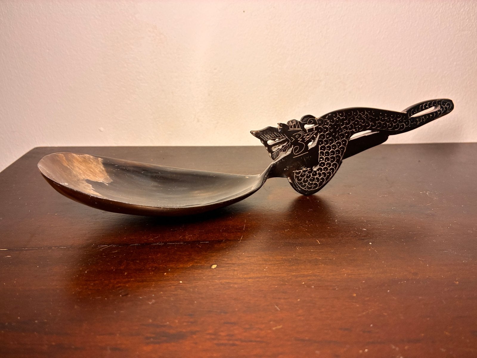 Antieke Indonesische rijstlepel met drakenmotief, Antiek en Kunst, Antiek | Bestek, Ophalen of Verzenden
