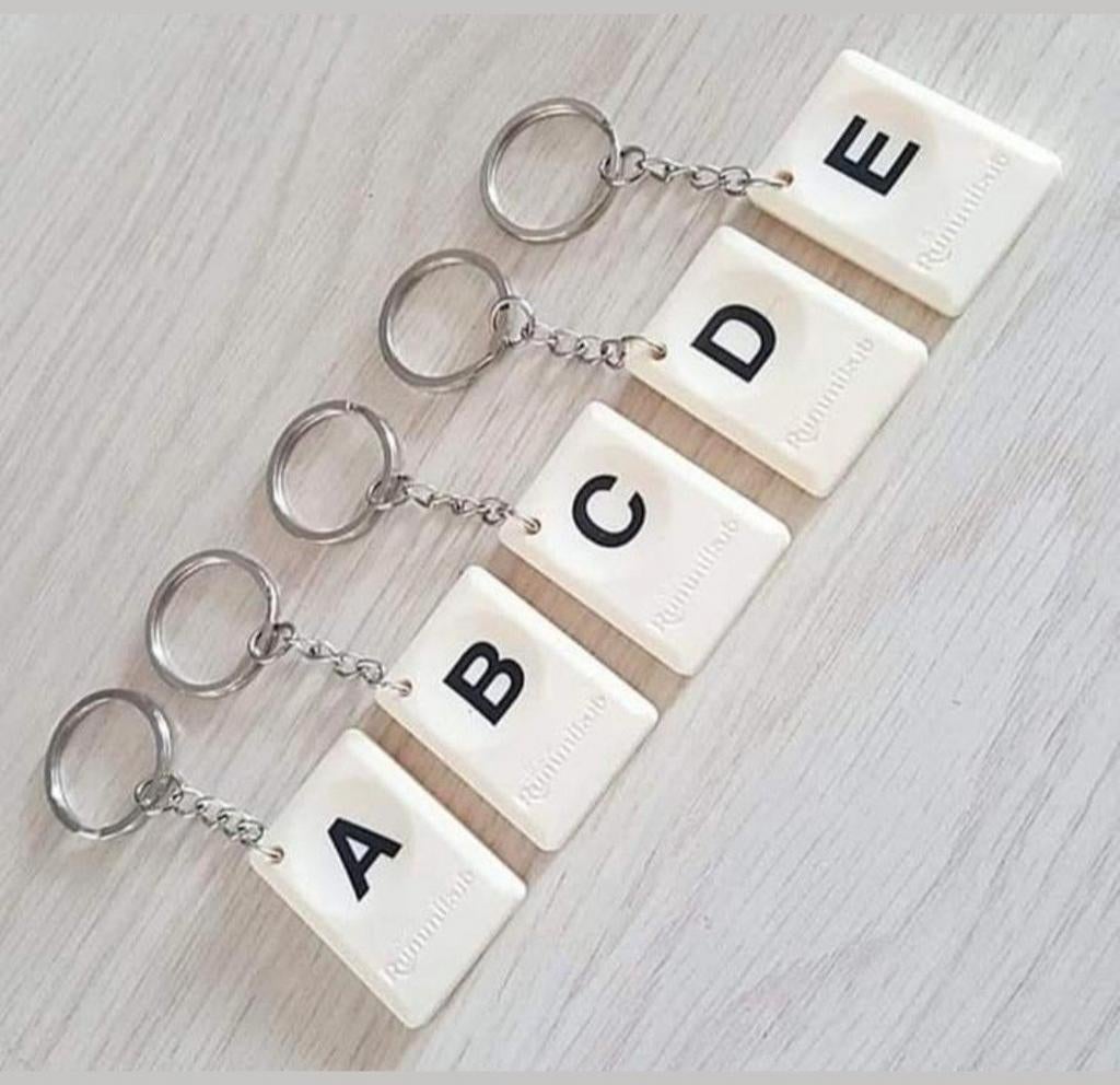 Rummikub sleutelhanger - Kies je letter!, Ophalen of Verzenden, Nieuw