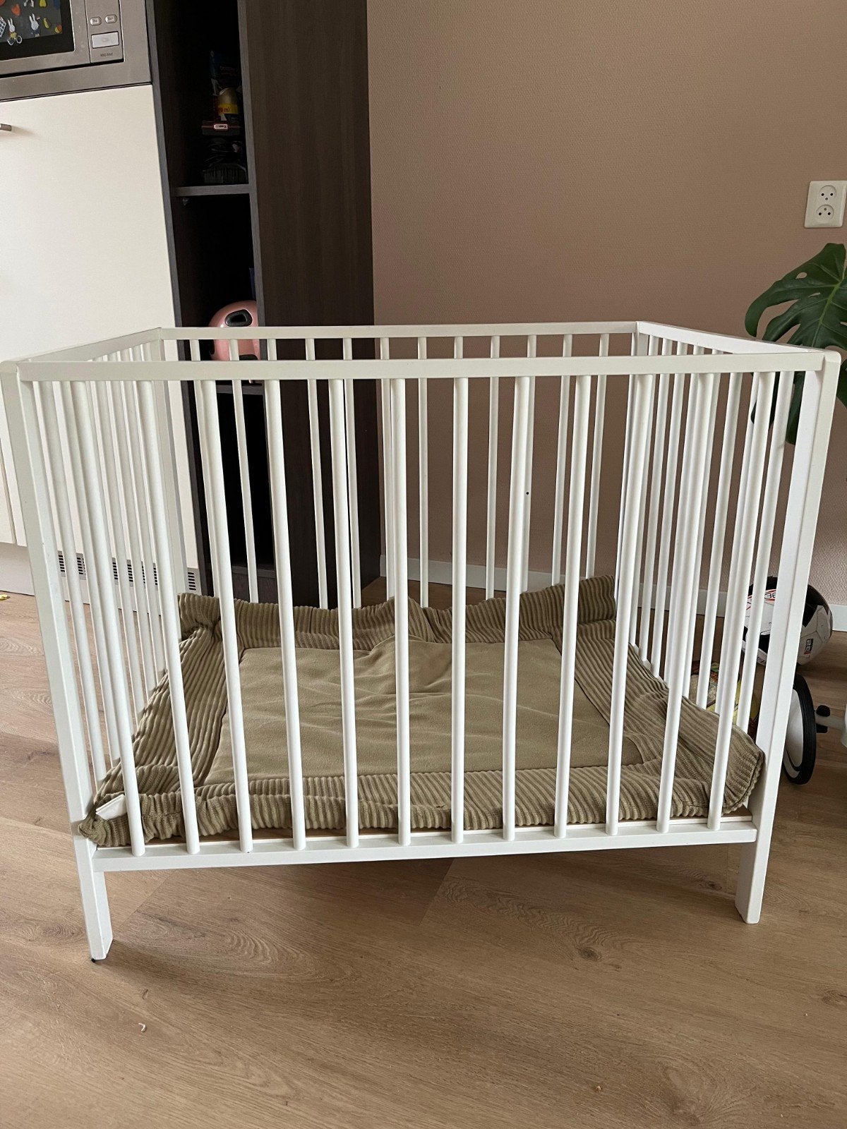 Witte box met groen boxkleed, Ophalen, Gebruikt, Rechthoekig, Boxkleed