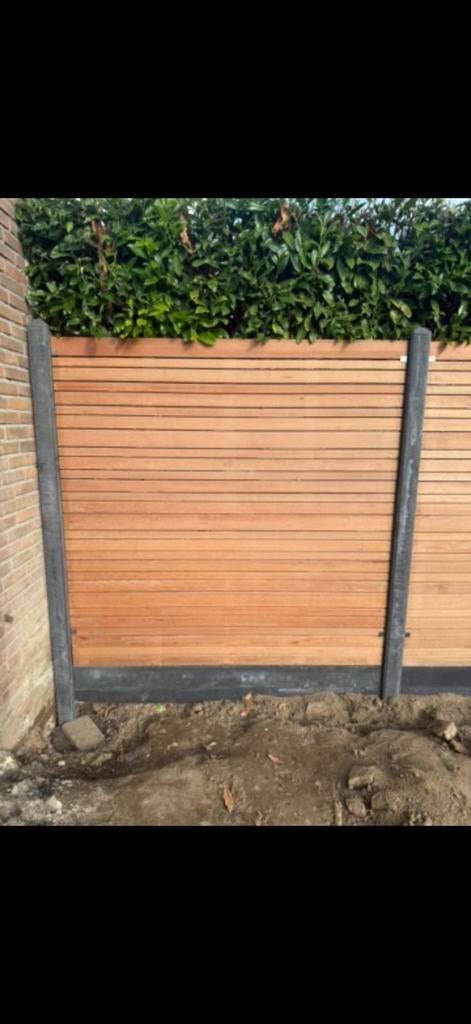 Schutting keruing hout + betonpaal, Ophalen, Zo goed als nieuw, Overige materialen
