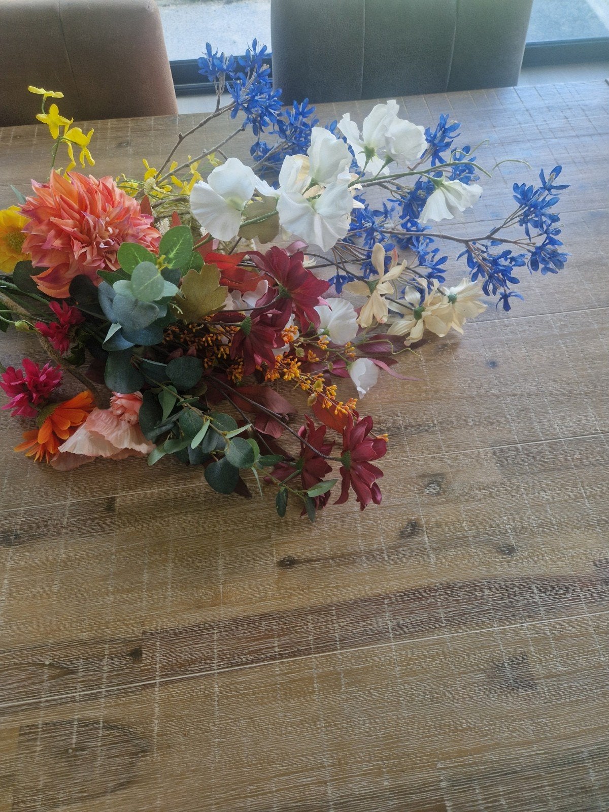 Diverse kunstbloemen en -takken, kleurrijk boeket, Ophalen