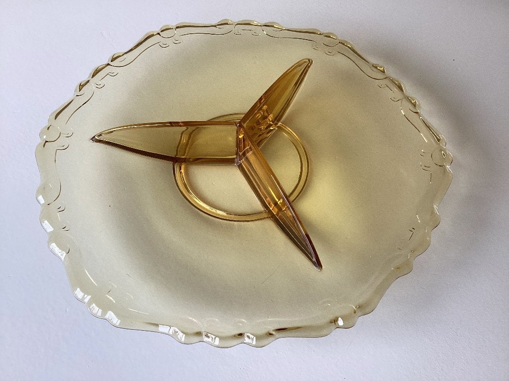 Vintage, schaal, koekschaal, amberkleurig, uit de jaren '50, Ophalen of Verzenden, Overige stijlen, Glas, Schaal of Schalen