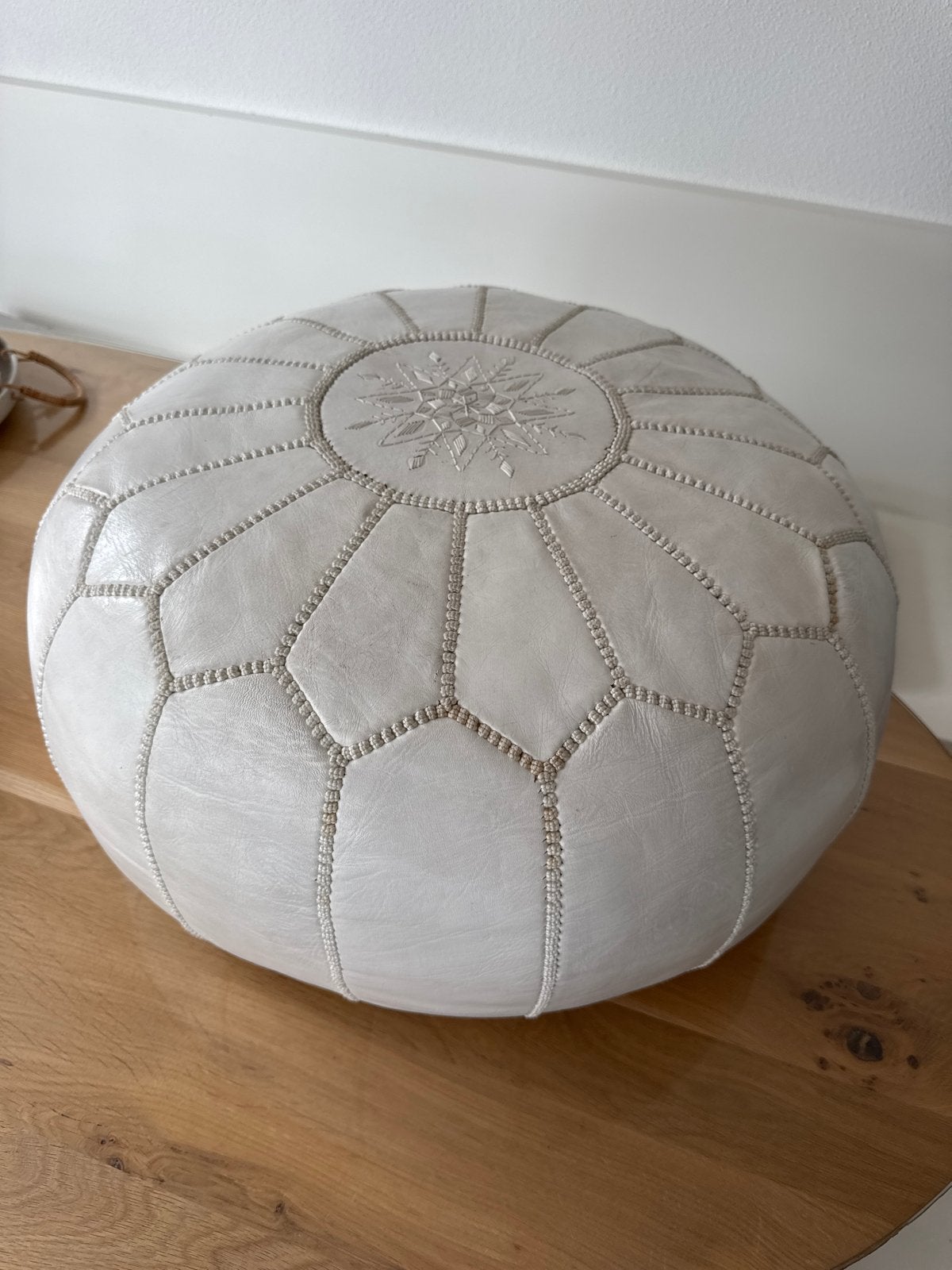 Handgemaakte Marokkaanse Leren witte Poef Authentiek Gevuld, Ophalen, Minder dan 50 cm, Rond, Nieuw