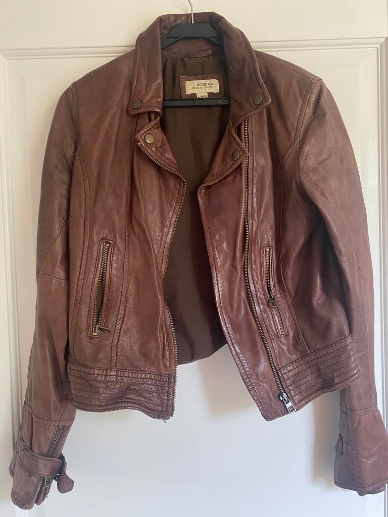 Bruin leren jack van Bershka, Kleding | Dames, Ophalen of Verzenden, Zo goed als nieuw, Maat 42/44 (L), Bruin