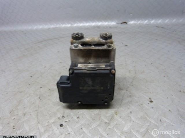 ABS pomp BMW 3-serie E36 ('91-'98)  6751767  6751768, Gebruikt, Ophalen of Verzenden, BMW, BMW