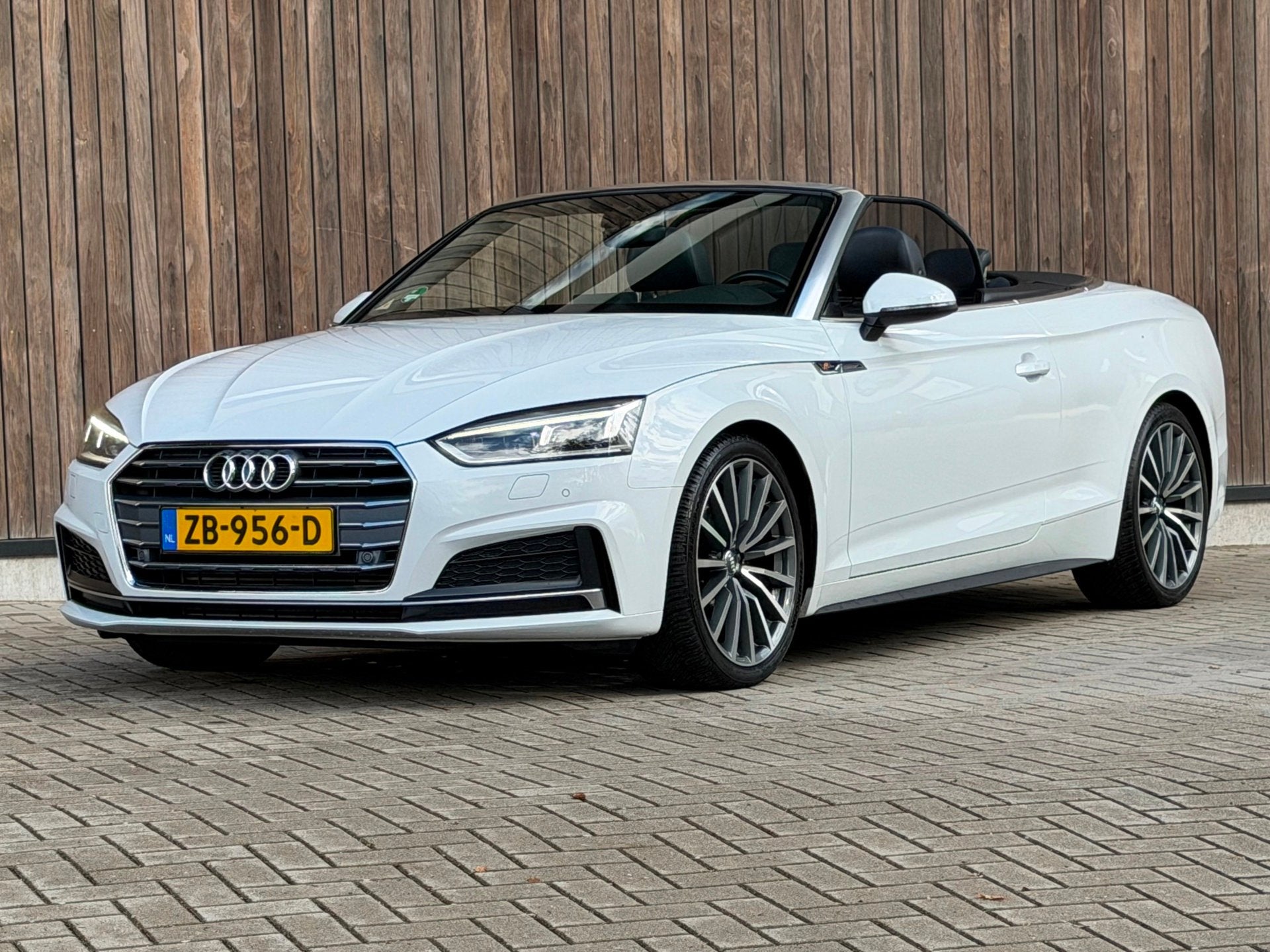 Audi A5 Cabriolet 40 TFSI Sport S Line Edition / 3x S-line /, Auto's, Dealer onderhouden, Gebruikt, 4 stoelen, Wit