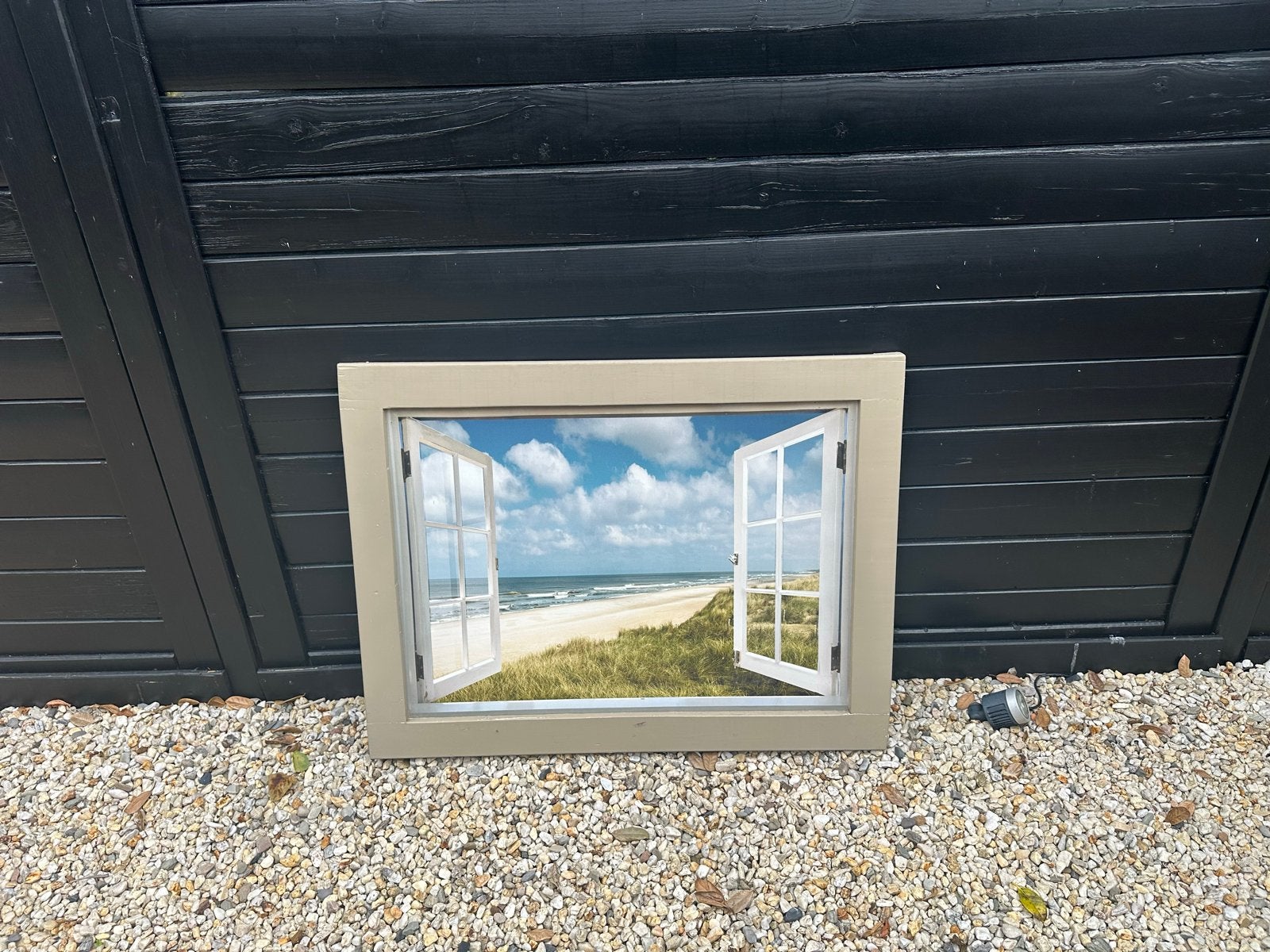 Schilderij - Raam met uitzicht op strand en zee, Ophalen, Hout, Gebruikt, Beige