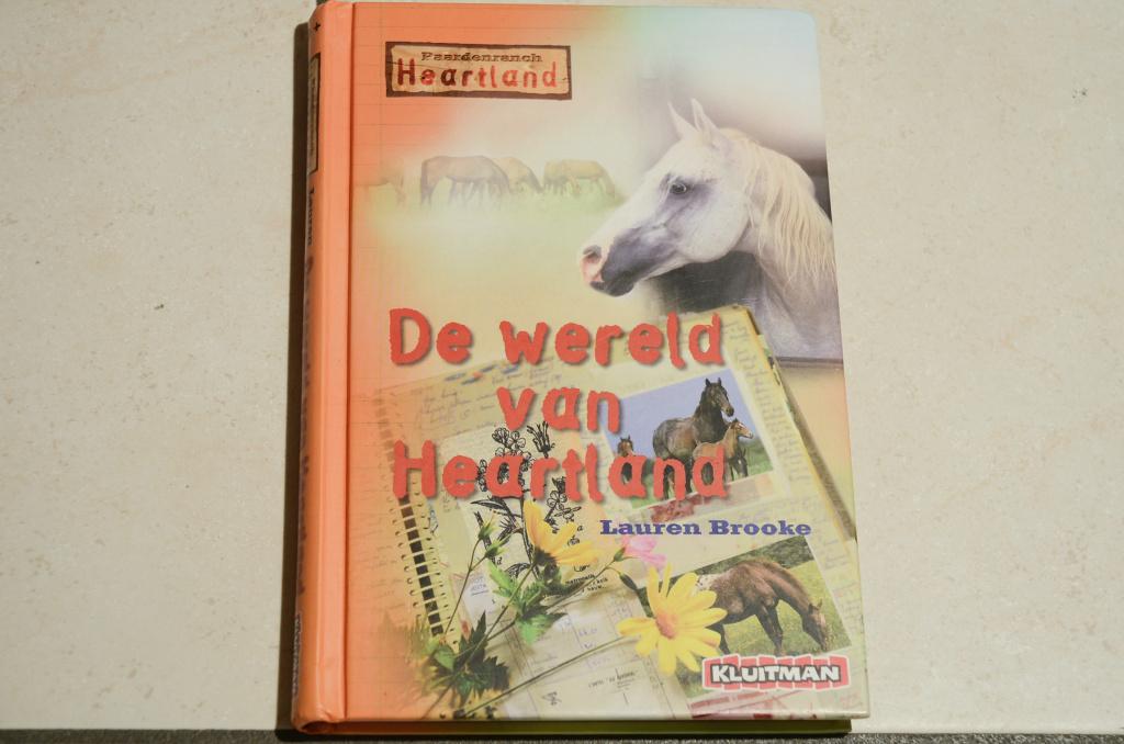 Paardenranch Heartland De wereld van Heartland Lauren Brooke, Ophalen of Verzenden, Zo goed als nieuw, Fictie