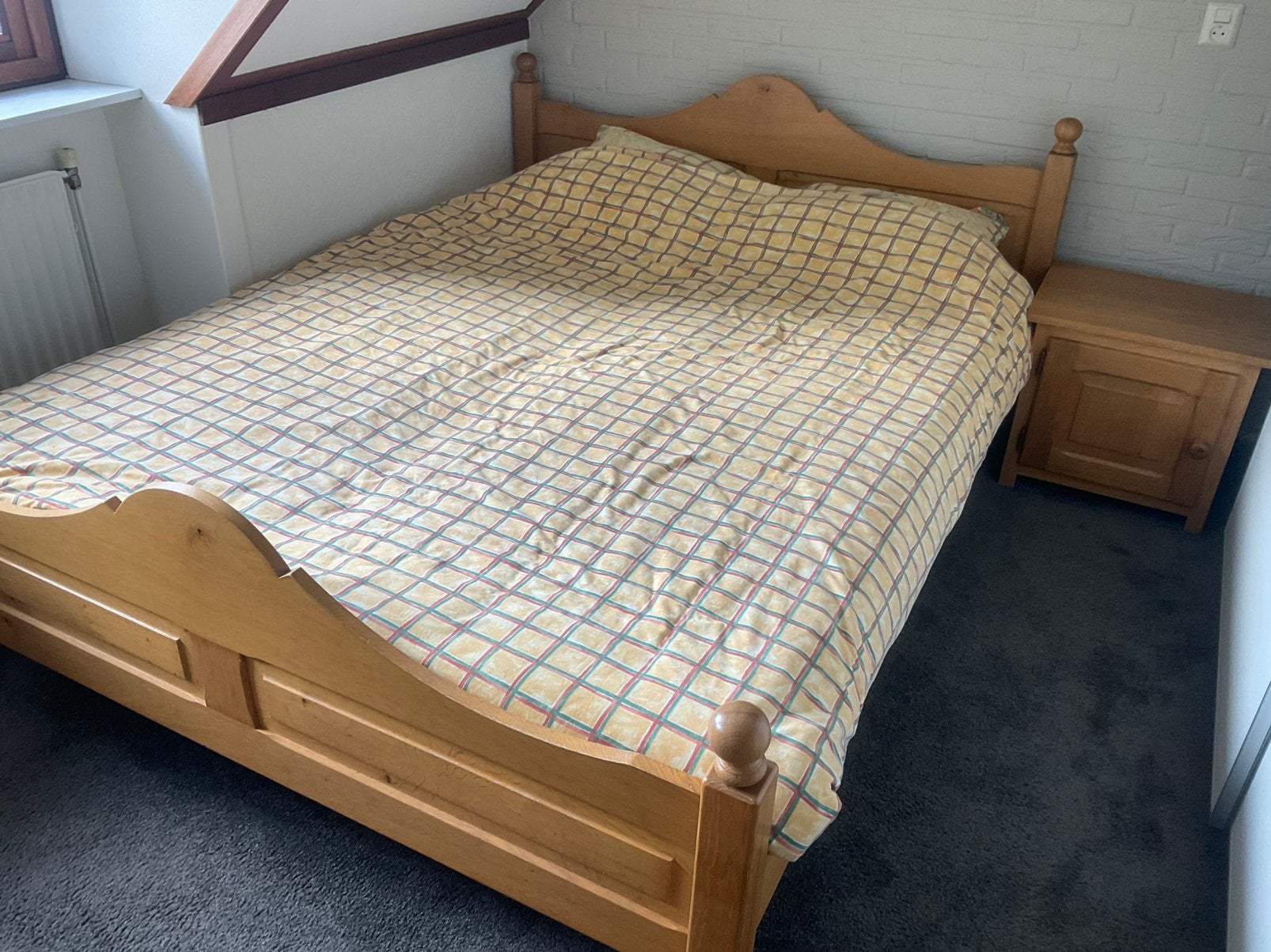 Twee persoons eiken bed., Ophalen, Tweepersoons, Zo goed als nieuw, 160 cm
