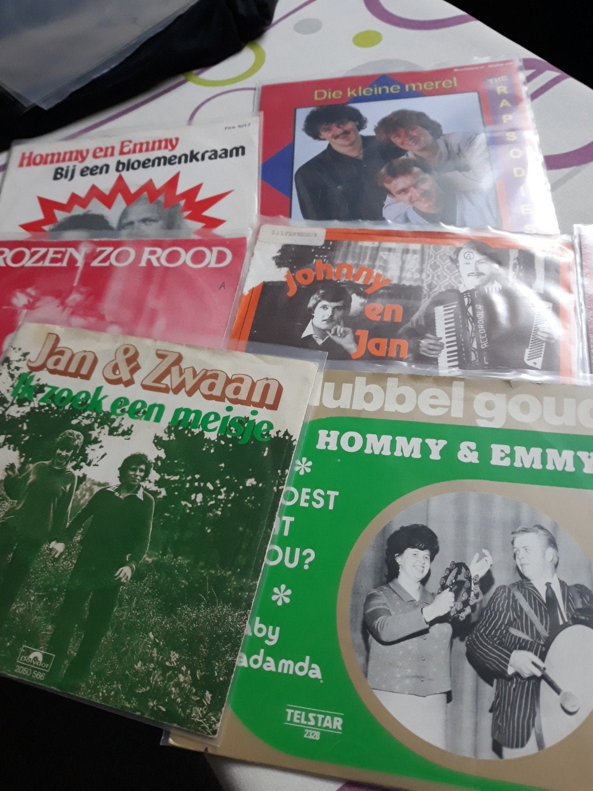 Te koop piraten singels, Fotohoes, Ophalen, Zo goed als nieuw, Nederlandstalig