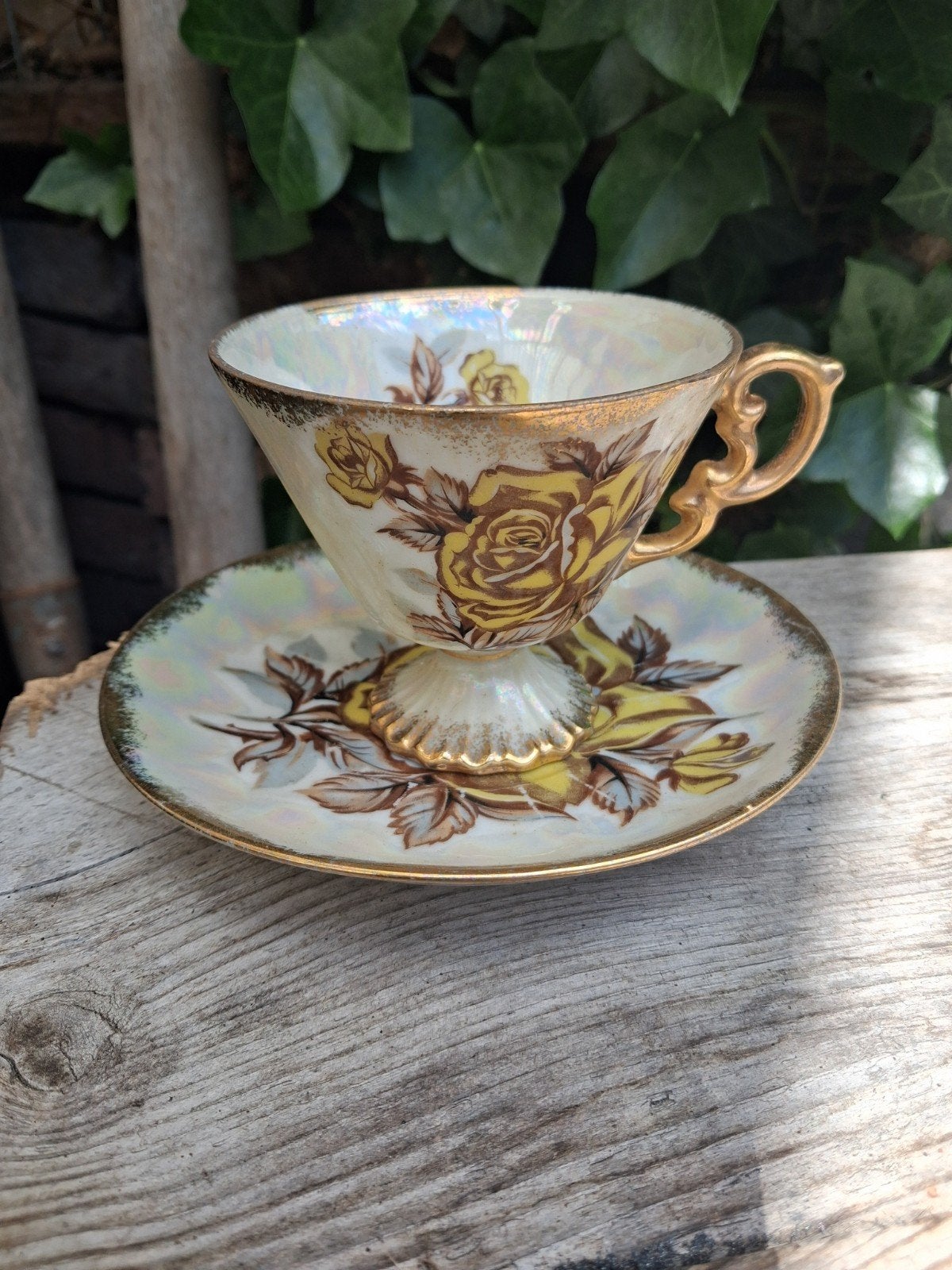 Vintage Lusterware Kop en Schotel • Parelmoer met Gele Roos, Ophalen of Verzenden