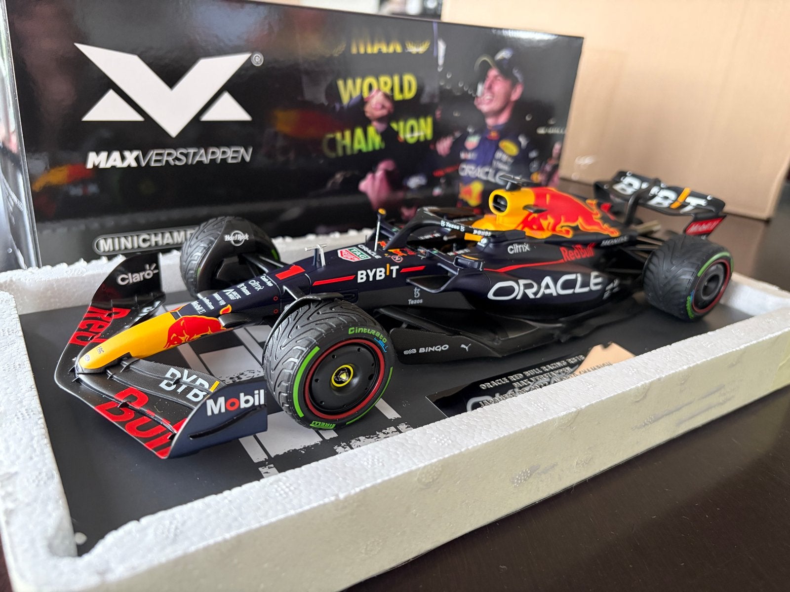 Minichamps Max Verstappen RB18 1:18 2022 World Champion, Ophalen of Verzenden, Nieuw, Auto, MiniChamps