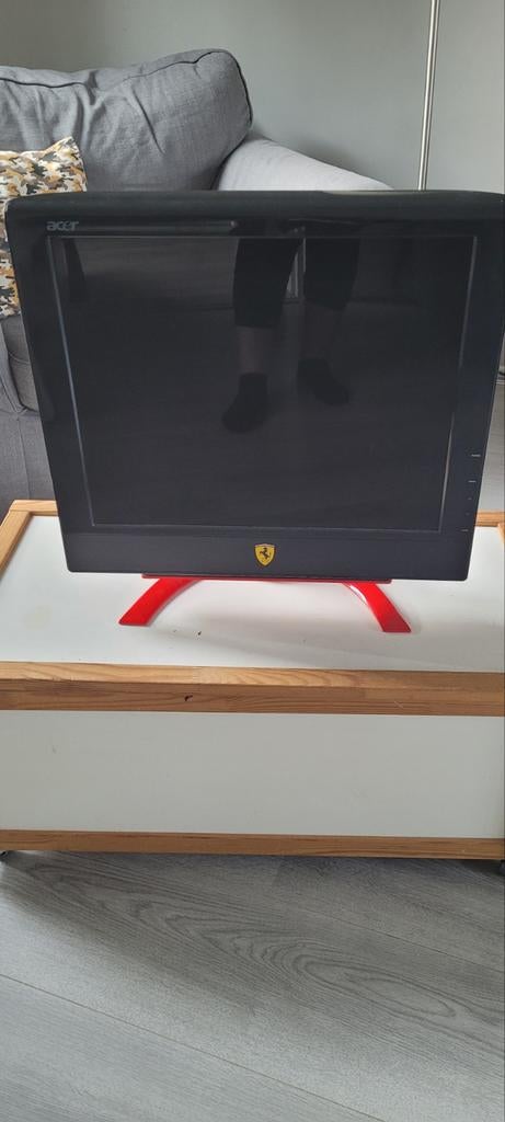 Acer Ferrari LCD Monitor - Zwart met Rode Voet, Gebruikt, 50 Hz, Minder dan 40 cm, Ophalen