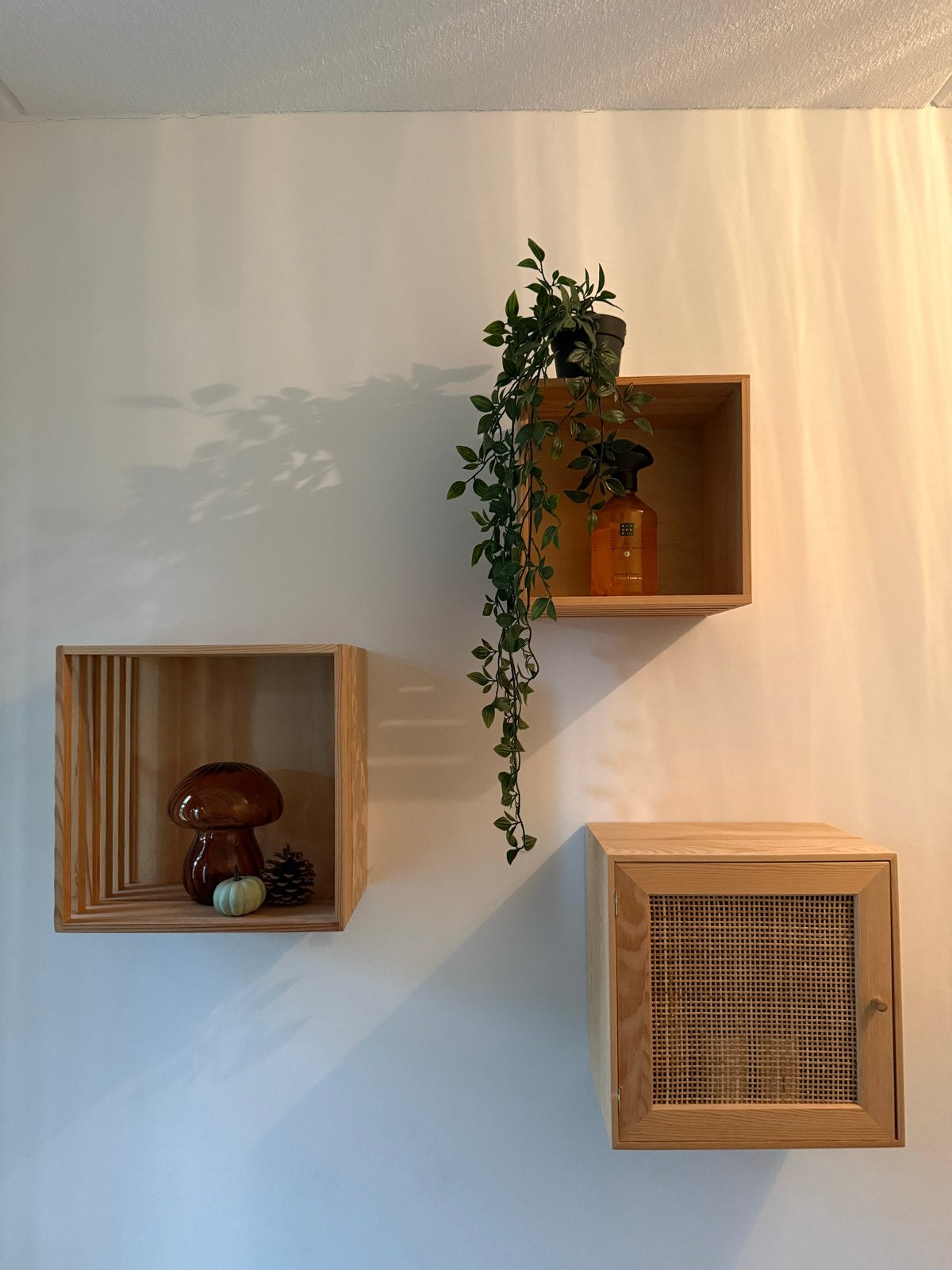 Set van 3 houten wand kubussen, Huis en Inrichting, Ophalen, Zo goed als nieuw