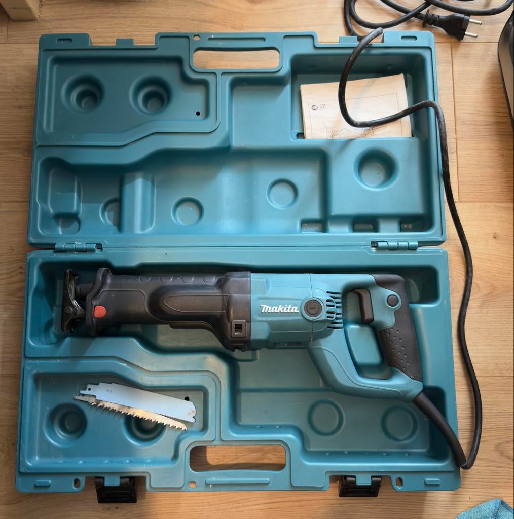 Makita JR3050T Reciprozaag in koffer - Zo goed als nieuw, Doe-het-zelf en Verbouw, Gereedschap | Zaagmachines, Ophalen, 70 mm of meer