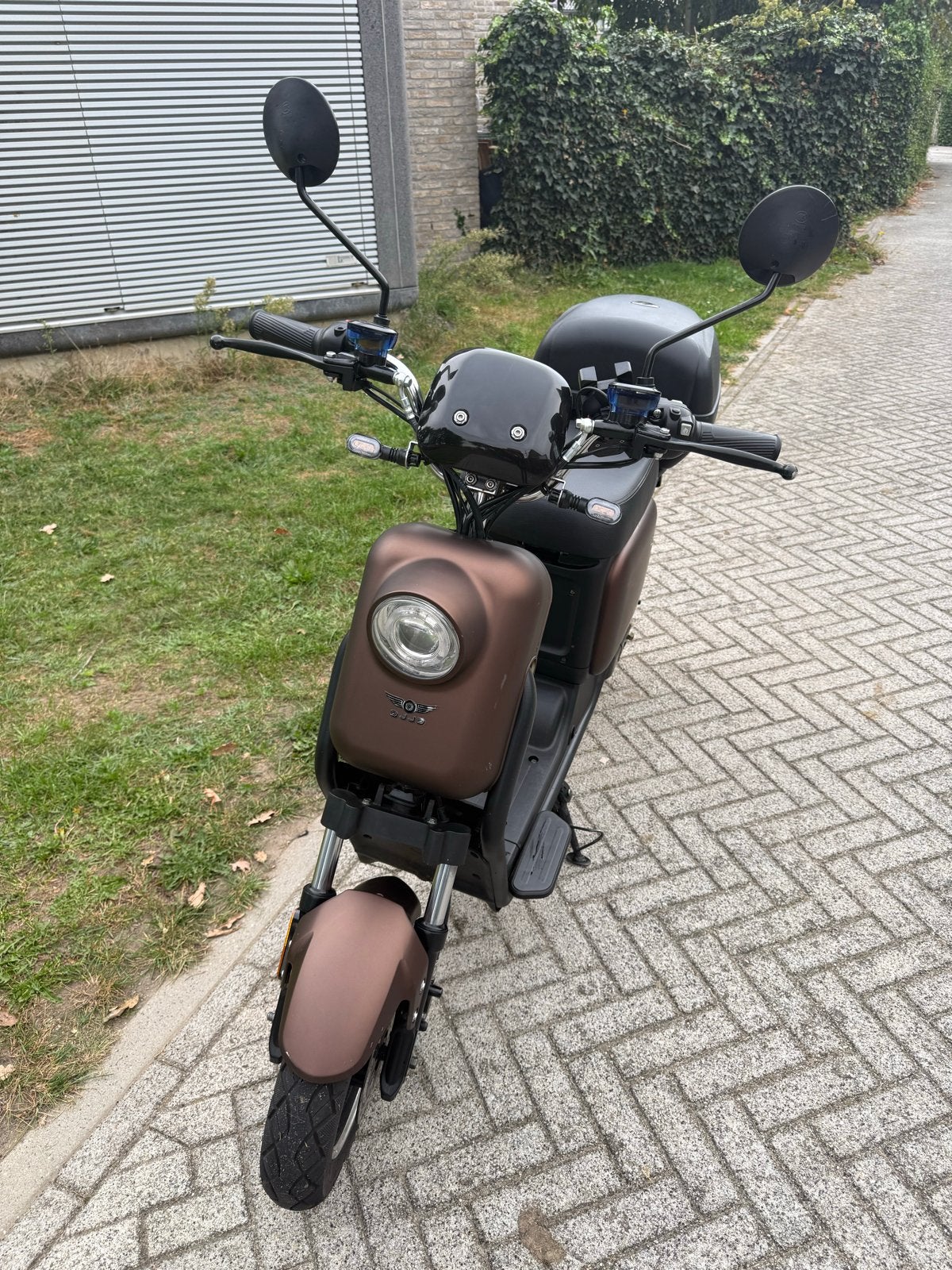 Elektrische scooter DJJD, zo goed als nieuw, inclusief helm, Fietsen en Brommers, Ophalen, Elektrisch, Zo goed als nieuw, Maximaal 25 km/u