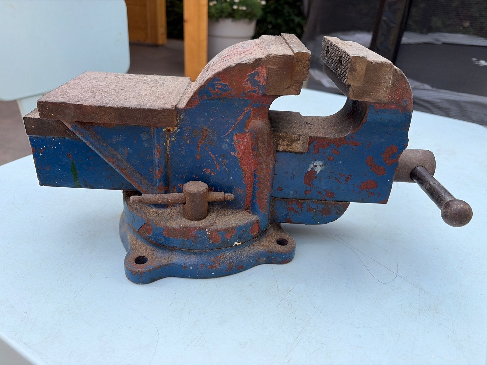 Robuuste bankschroef - Ideaal voor werkplaats of garage, Ophalen of Verzenden, Gebruikt, Bankschroef