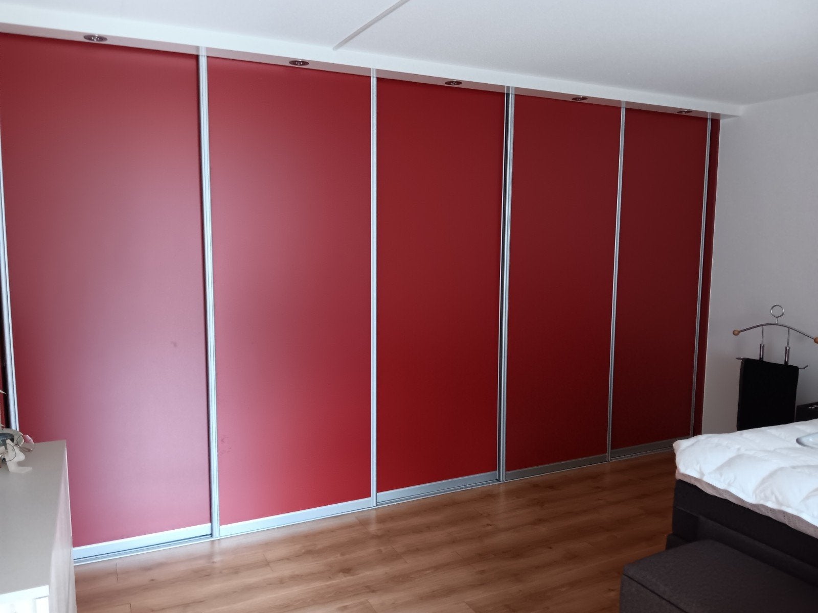 Grote rode schuifdeuren, Ophalen, Overige materialen, 200 cm of meer, 50 tot 100 cm
