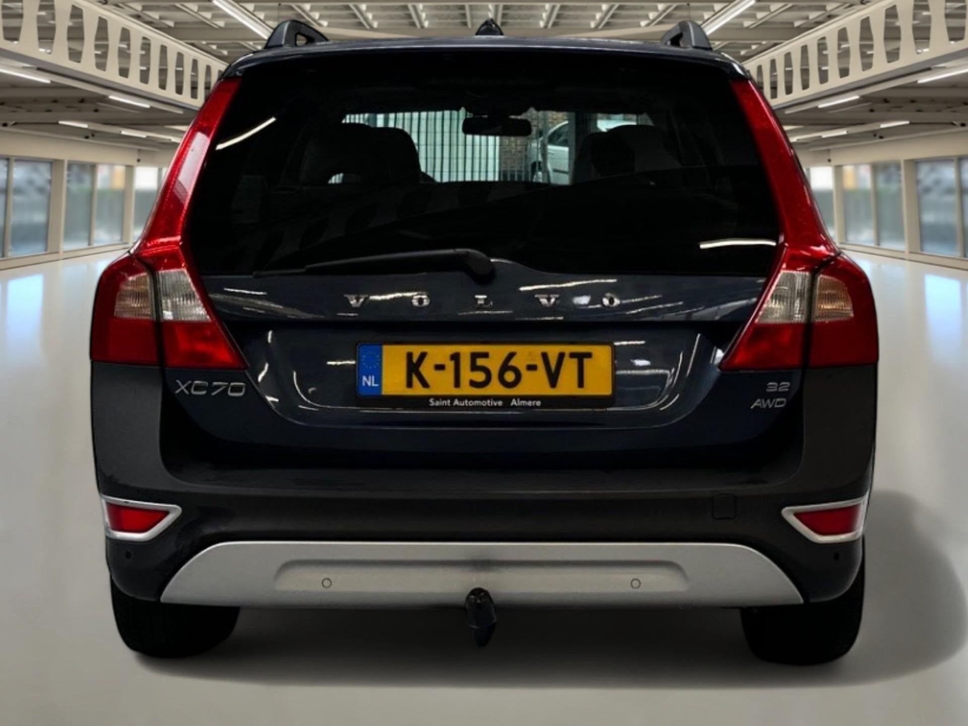 Volvo XC70 3.2 Kinetic Garantie, Rijklaar, Schuifdak, Trekha, Auto's, Automaat, 238 pk, Gebruikt, Blauw