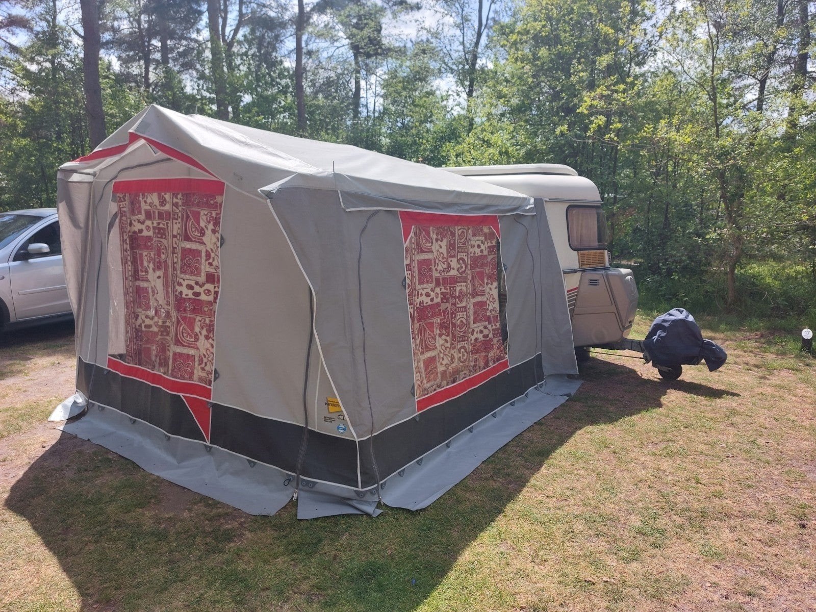 Eriba Puck voortent met aluminium frame, Ophalen, Zo goed als nieuw