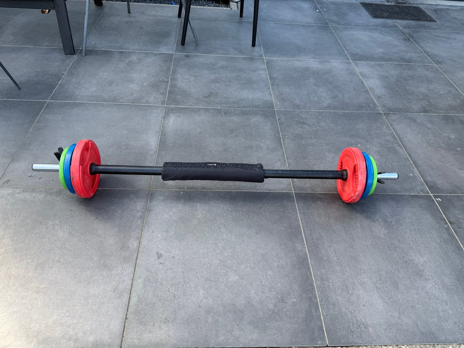 Complete set met halterstang, gewichten, dumbbellstangen, Sport en Fitness, Ophalen, Gebruikt, Rug, Dumbbell