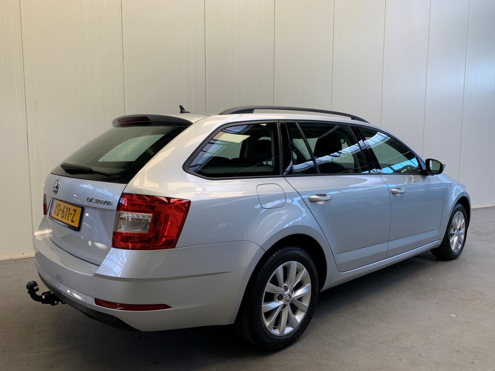 Skoda Octavia Combi 1.0 TSI Greentech Ambition Business NAVI, Gebruikt, Met garantie (alle), 116 pk, Origineel Nederlands