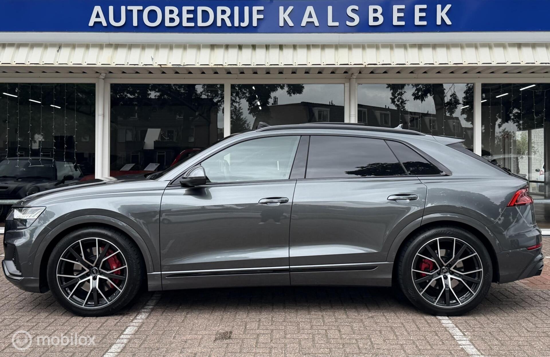 Audi SQ8 4.0 TDI SQ8 quattro|Nachtzicht|360|Softclose|Stoelk, Auto's, Audi, 435 pk, Gebruikt, Leder, Bedrijf
