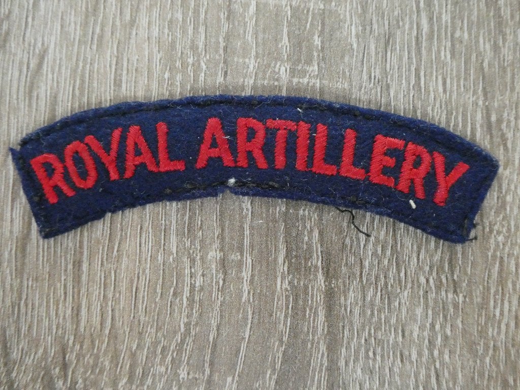 Schoudertitel Royal Artillery, Ophalen of Verzenden, Landmacht, Engeland, Embleem of Badge