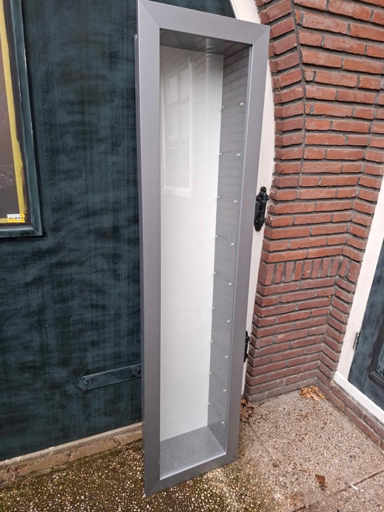 Vitrinekast, hangend, Ophalen, 25 tot 50 cm, 50 tot 100 cm
