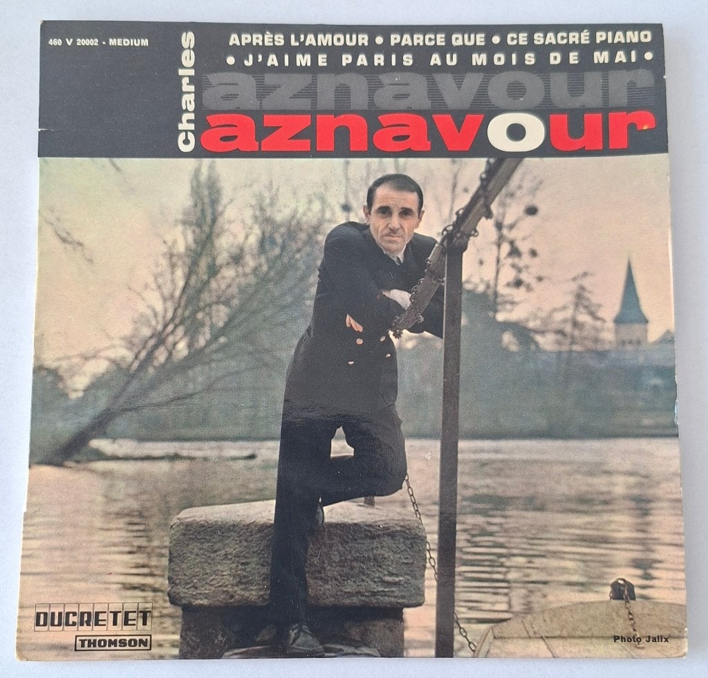 Charles Aznavour - J'aime Paris au mois de mai, Ophalen of Verzenden, Gebruikt, Pop, EP