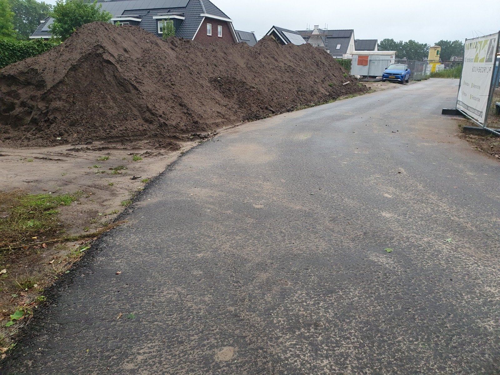 Schone zwarte grond,  30 m3. gratis Ophalen. Scheppen maar, Ophalen of Verzenden, Tuinaarde