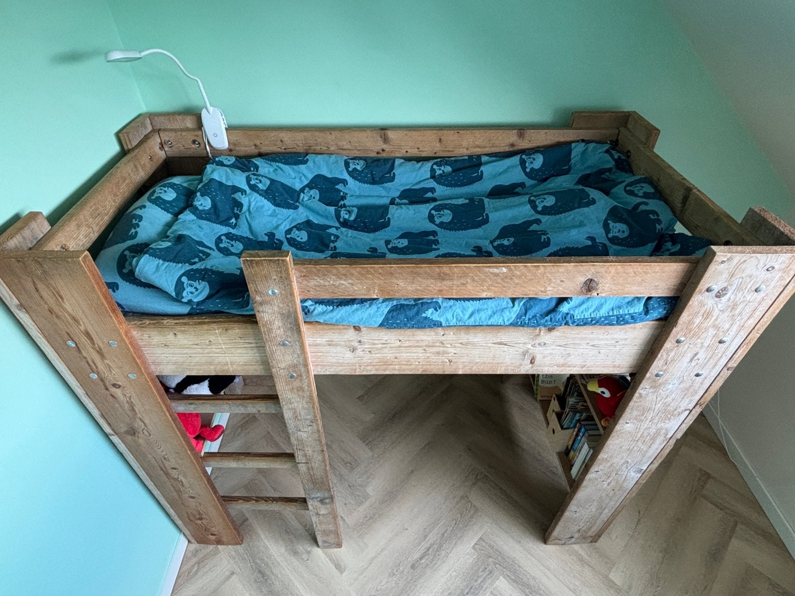 Stoere houten kinderbed/hoogslaper 170x80 met boekenplanken, Kinderen en Baby's, Kinderkamer | Bedden, Ophalen, 85 tot 100 cm
