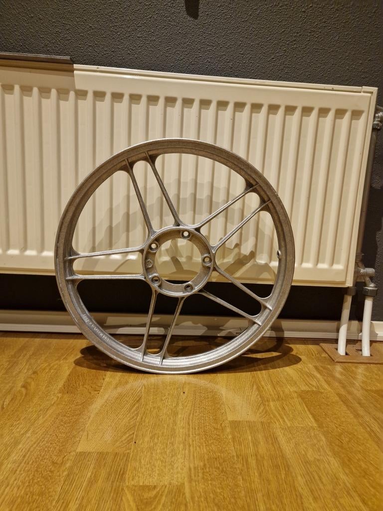 Puch 16 inch sterwiel (gestraald), Fietsen en Brommers, Brommeronderdelen | Puch, Ophalen of Verzenden, Overige typen
