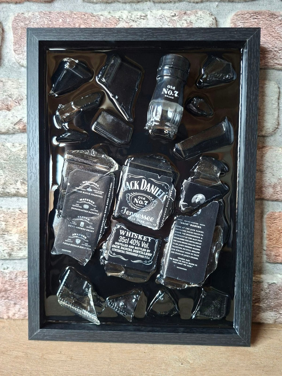 Jack Daniels fles verwerkt in een lijst 23x33 met Epoxy, Ophalen of Verzenden