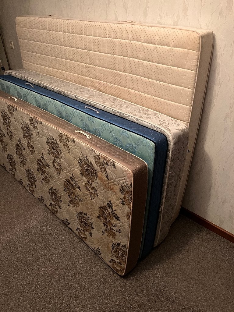 2x matrassen nog beschikbaar - netjes en schoon, Ophalen, Gebruikt, 90 cm, Eenpersoons