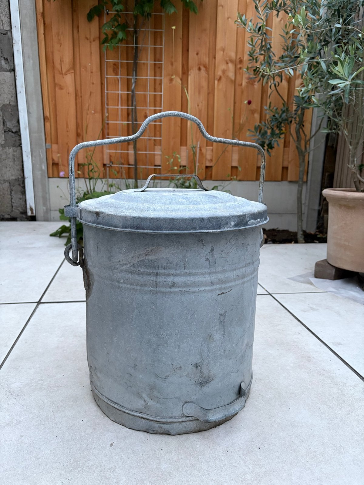 Oude zinken emmer 34L met deksel, Ophalen, Gebruikt, Zink, Met deksel